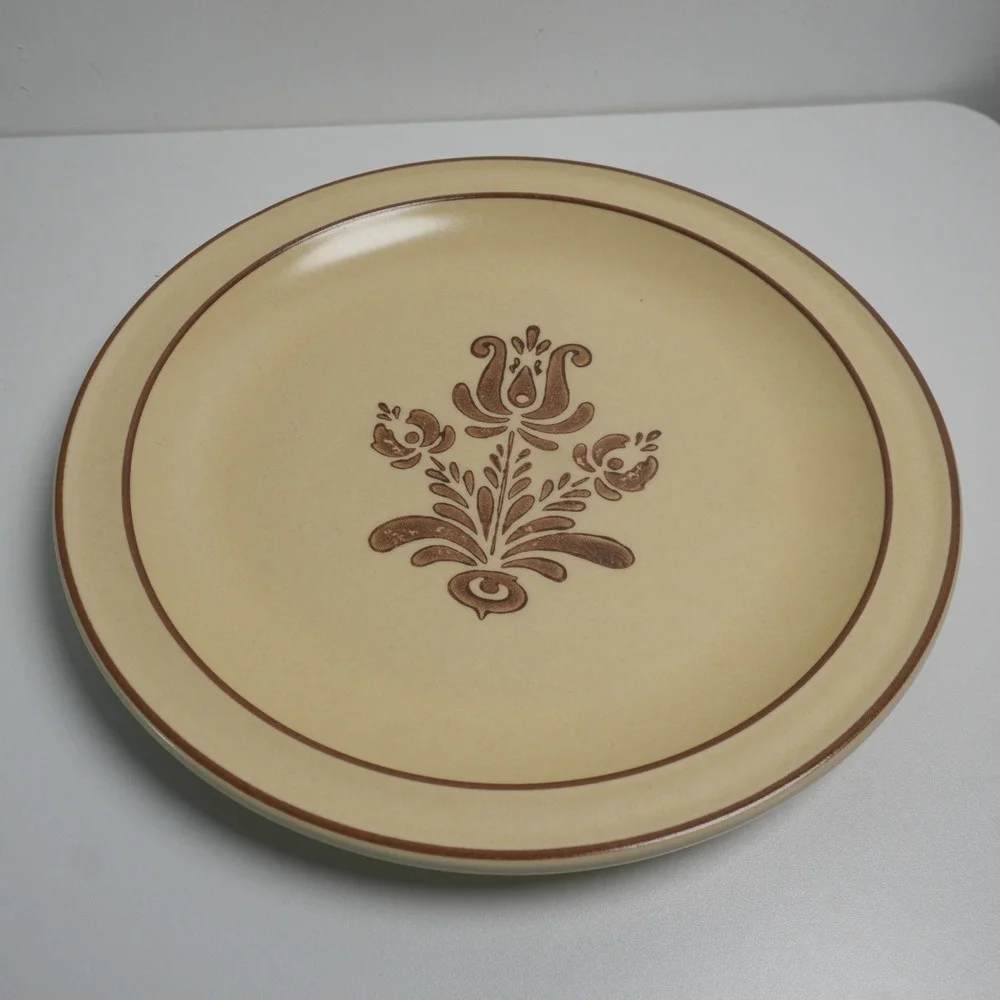 Pfaltzgraff Village Dinner Plates Set of 4 Tan Brown 10.25